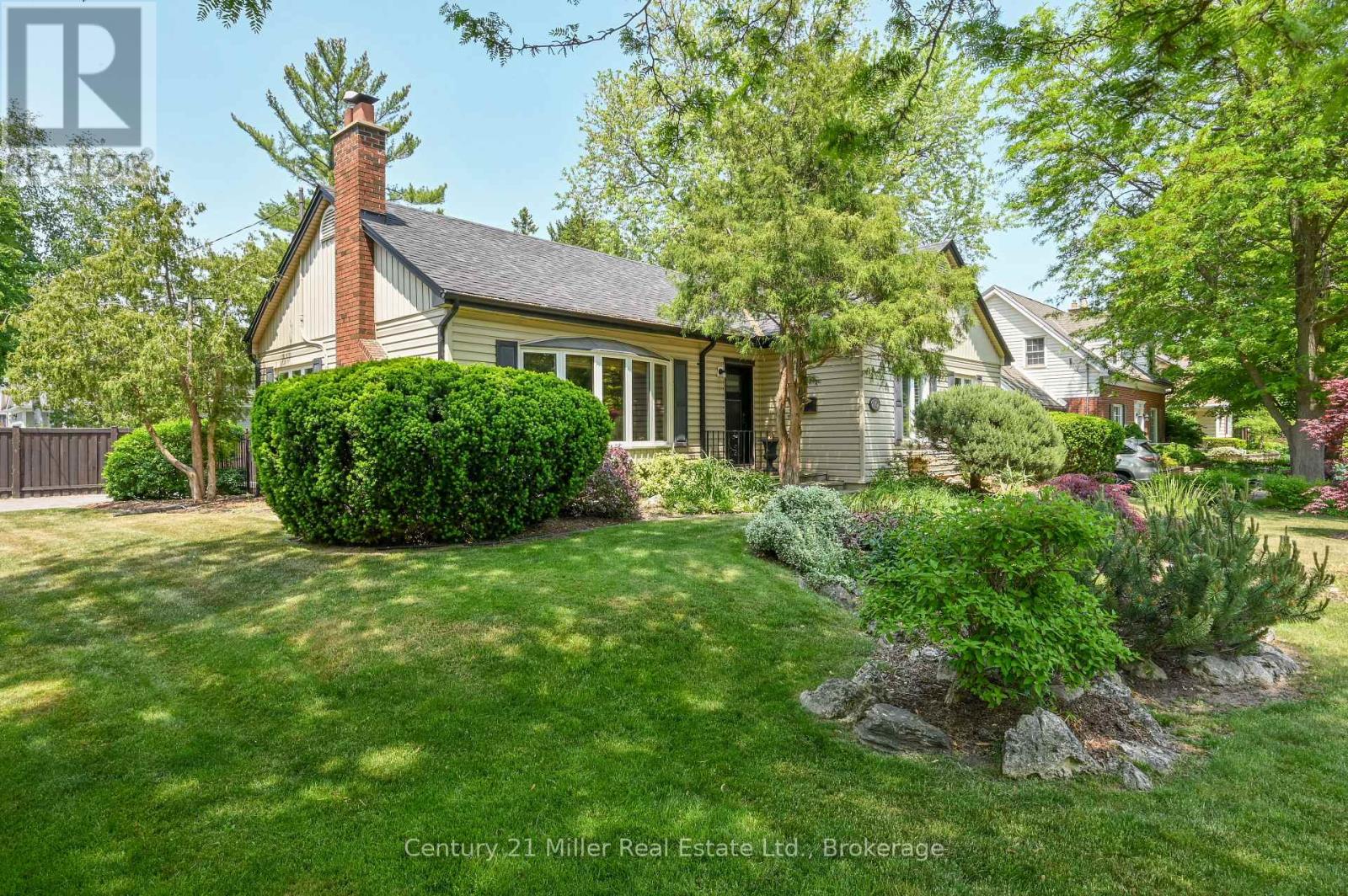 179 Townsend Ave, Burlington, ON L7T 1Z3