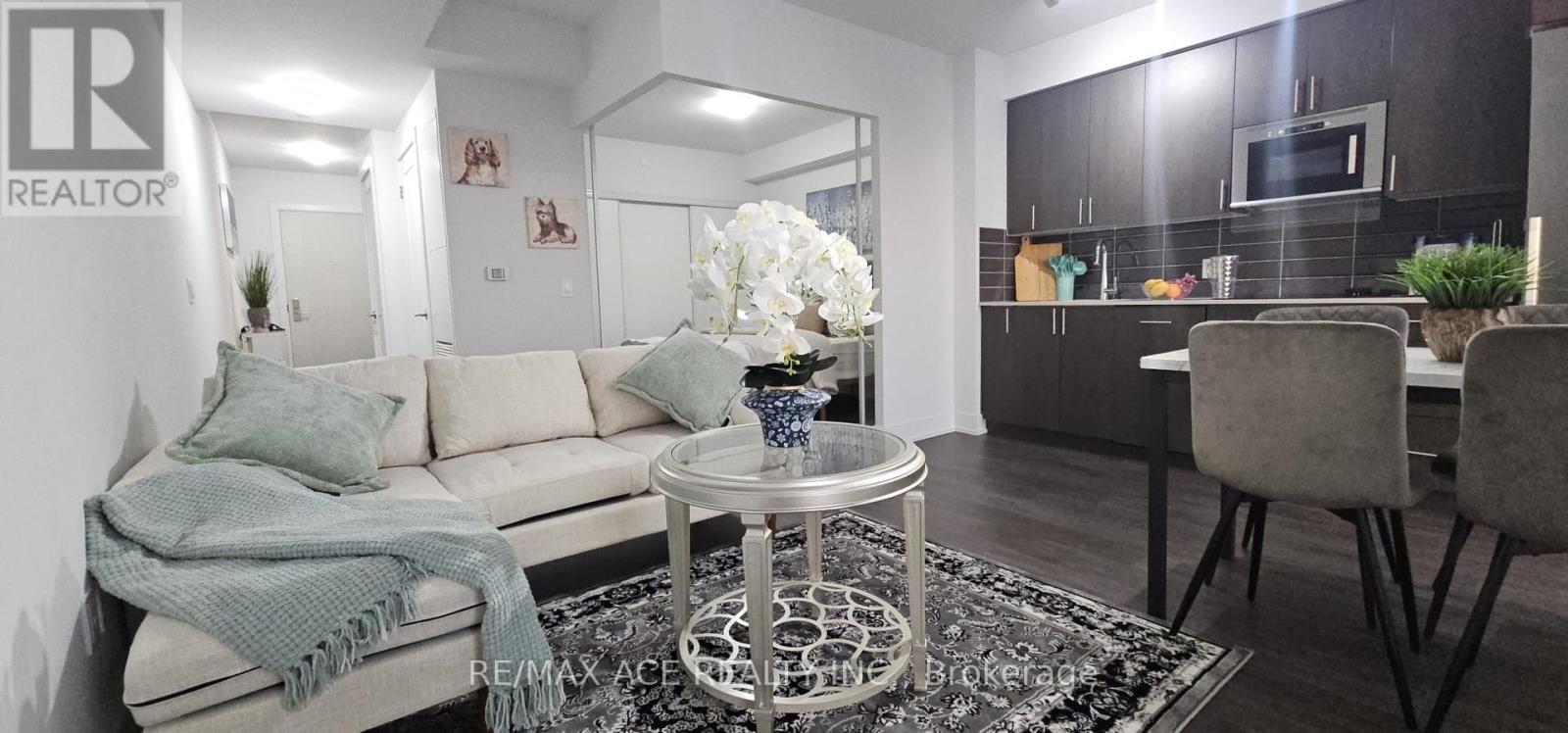 1402 2550 Simcoe St N, Oshawa, ON L1L 0R5