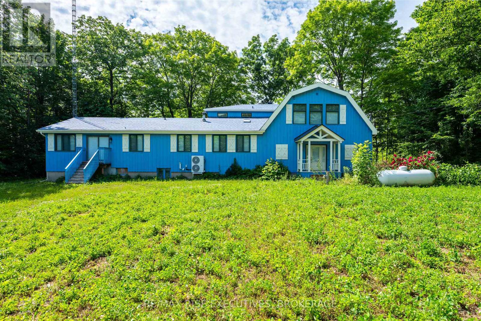 2300 County Road 32, Leeds and the Thousand Islands, ON K7G 2V3