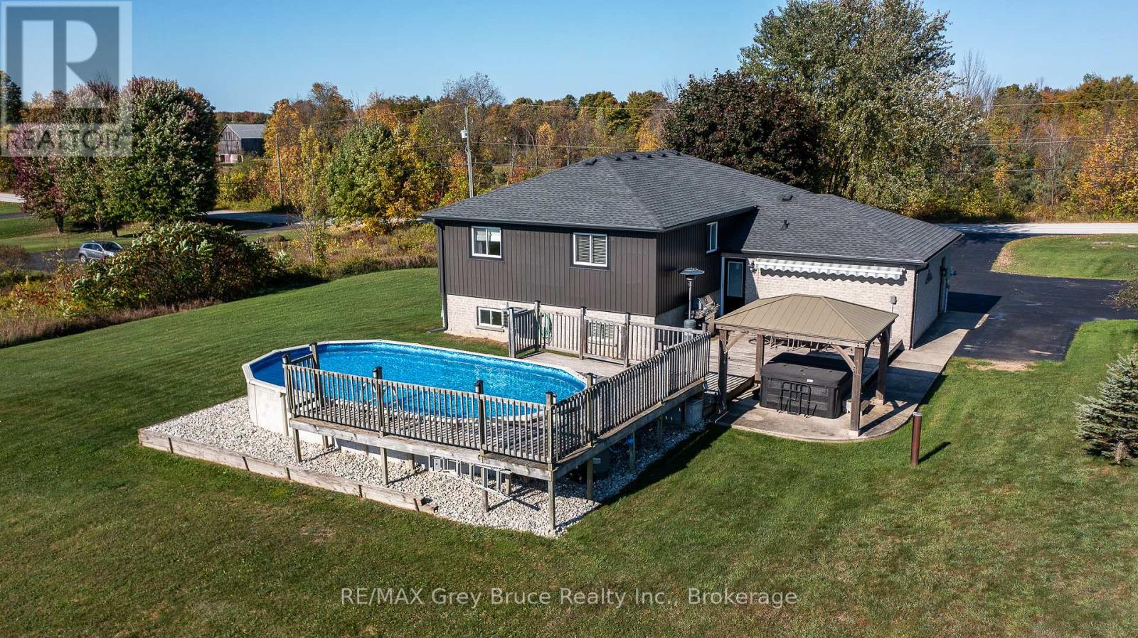 10 Side Road Unit 200050 Sideroad, Georgian Bluffs, ON N0H 2K0