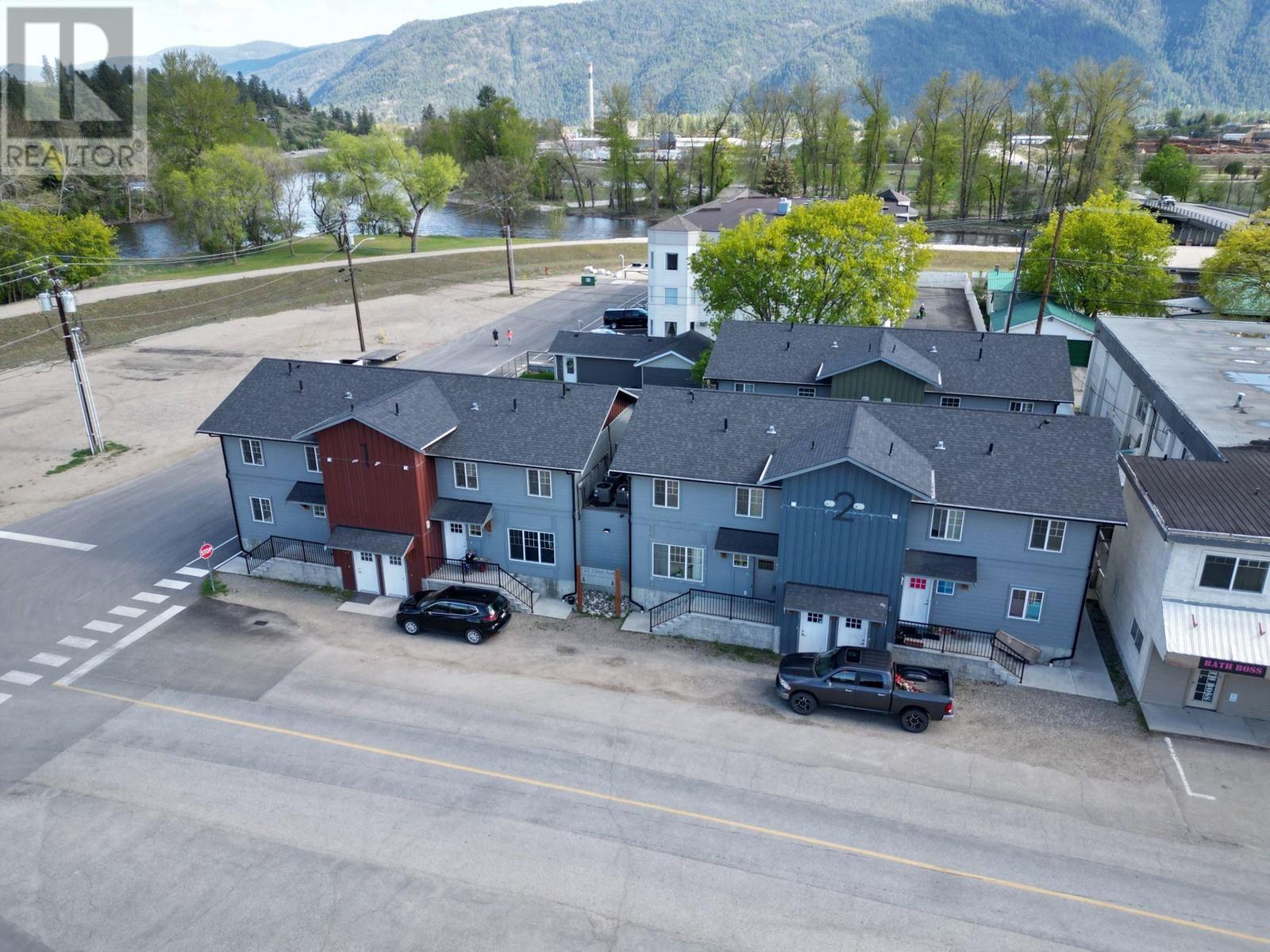 122 72nd Avenue, Grand Forks, BC V0H 1H0