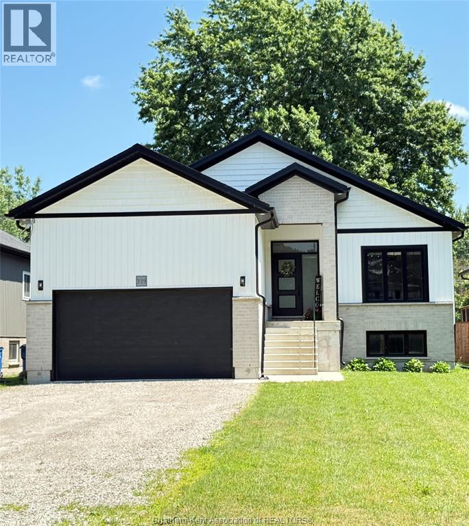 339 Oak St W, Chatham-Kent, ON N0P 1C0