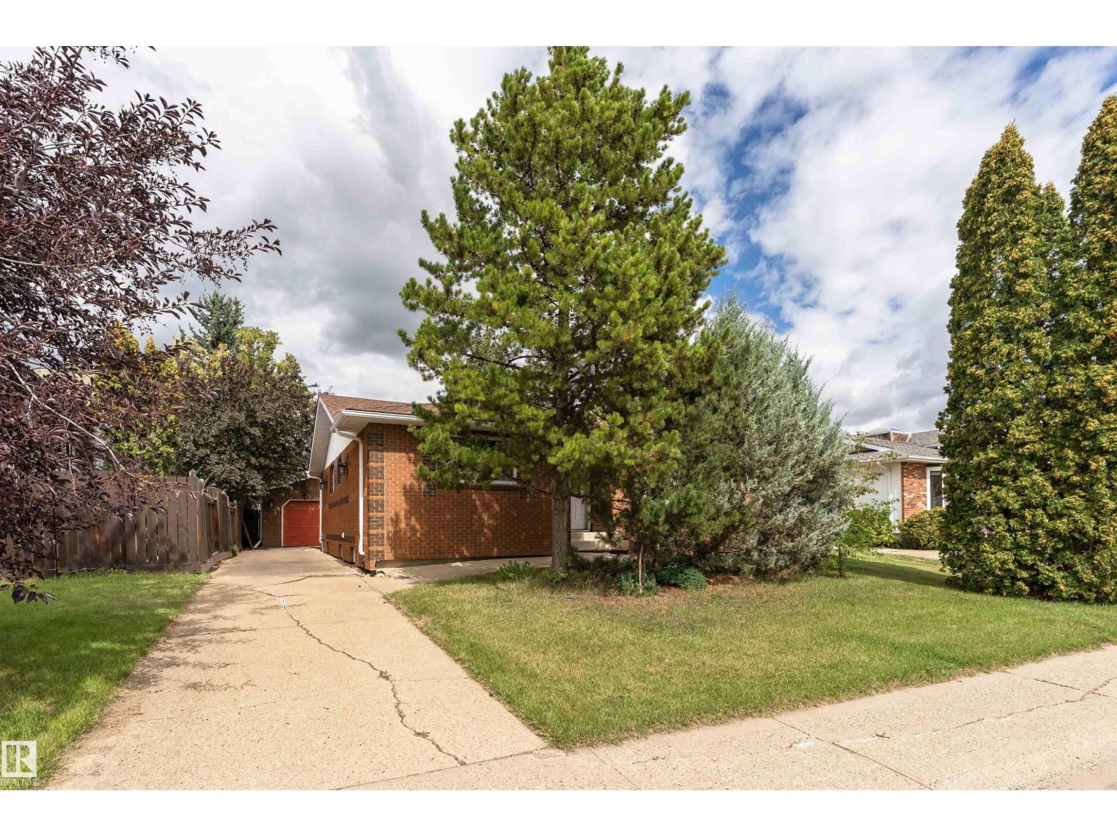26 Av Nw Unit 10444, Edmonton, AB T6J 4J9