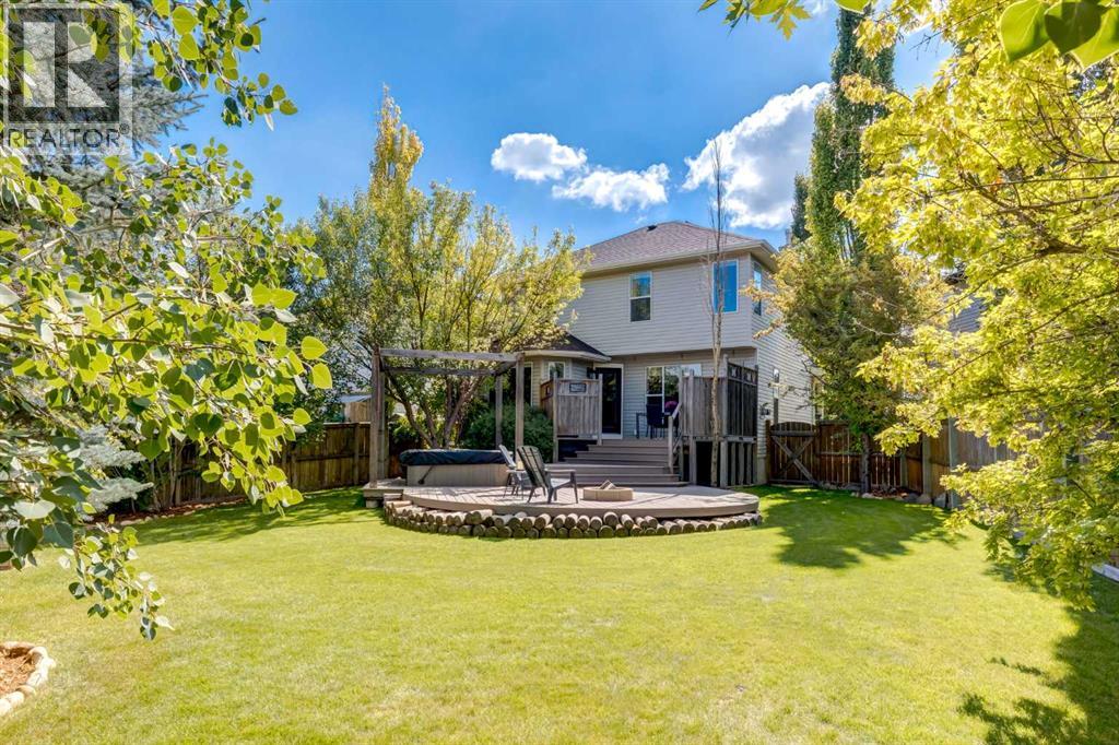 16 Hidden Valley Gdns NW, Calgary, AB T3A 5X3