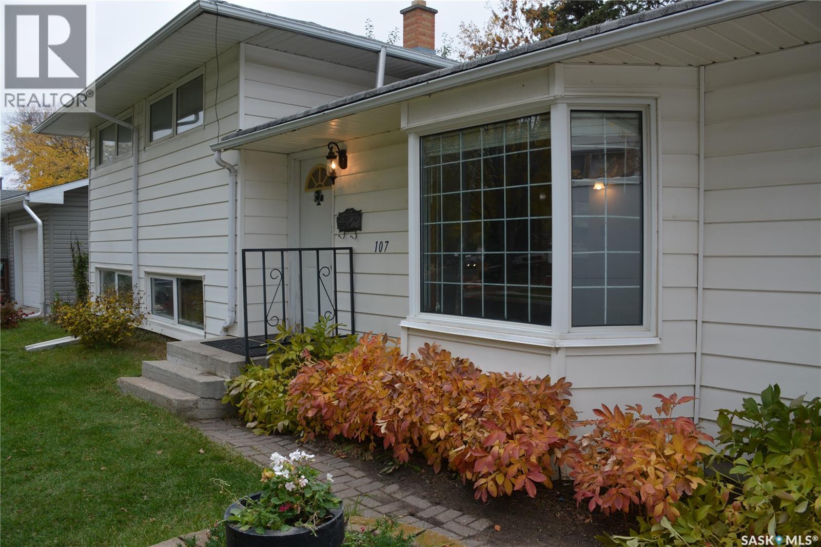 107 Knowles Cres, Regina, SK S4N 4P3