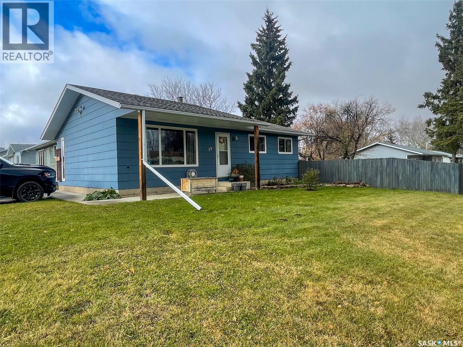29 Dunfield Cres, Meadow Lake, SK S9X 1E3