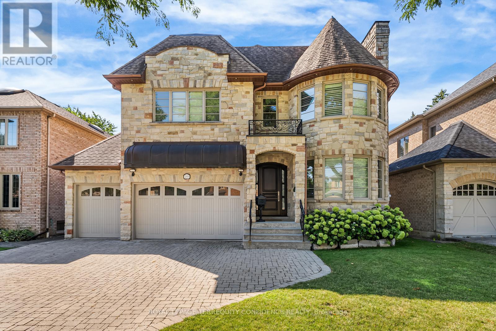 255 Dunview Ave, Toronto, ON M2N 4J3