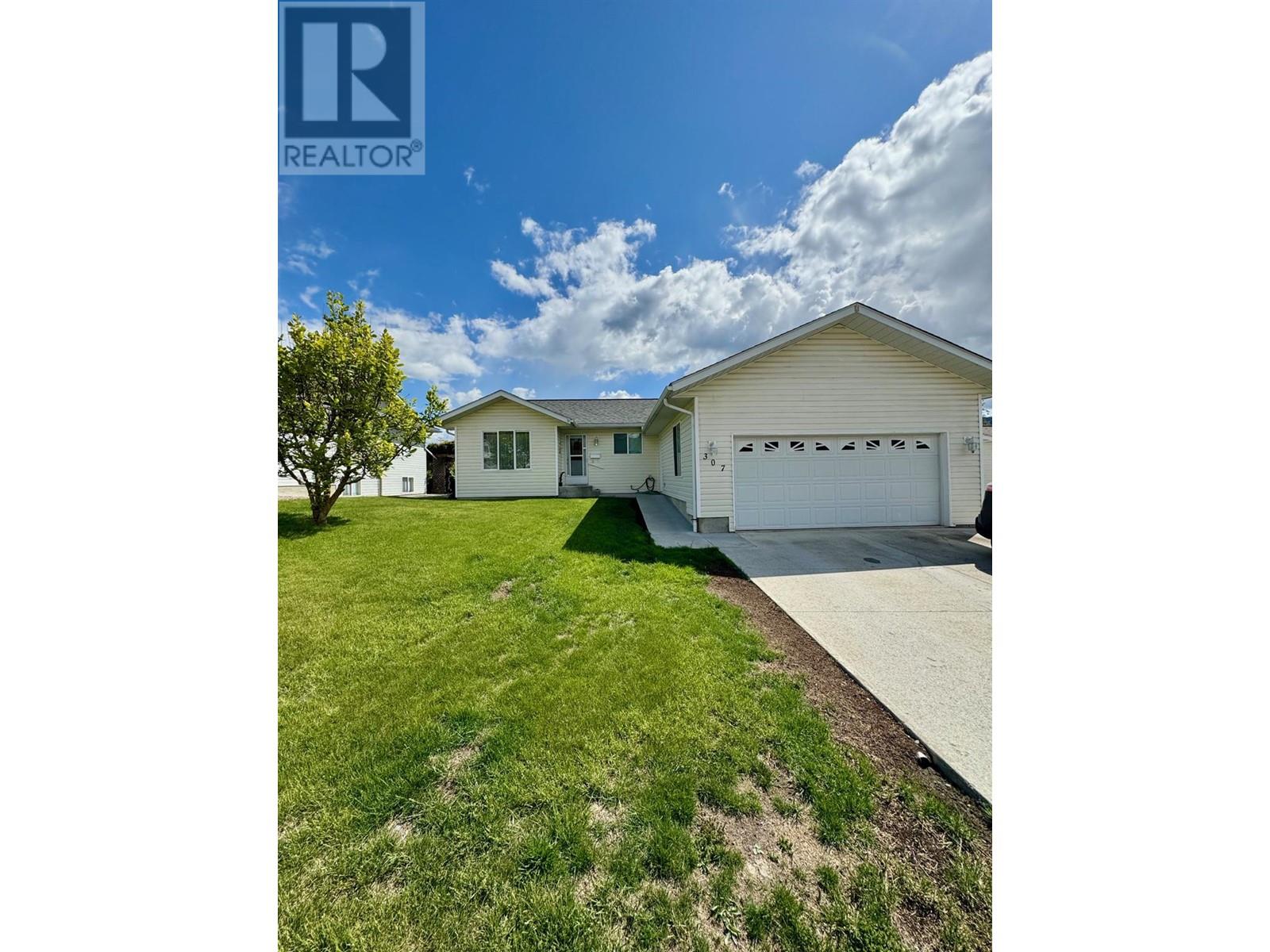 307 Dugan St, Creston, BC V0B 1G3