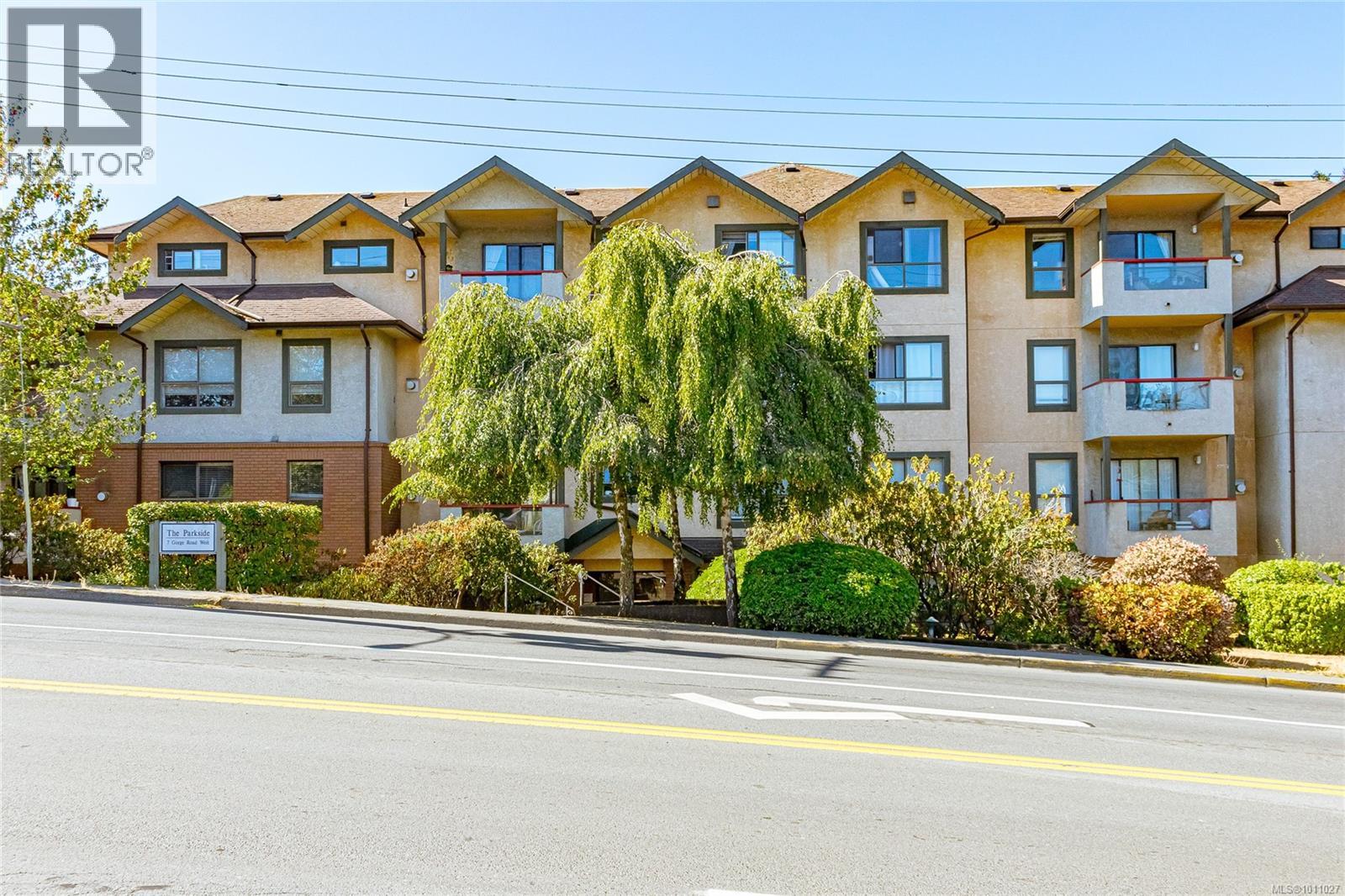 7 Gorge Rd W Unit 201 Rd, Saanich, BC V9A 1L9