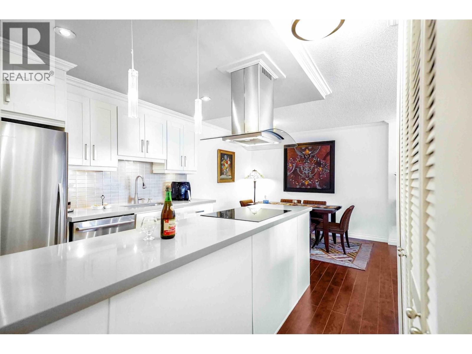 2020 Fullerton Avenue Unit 306, North Vancouver, BC V7P 3G3