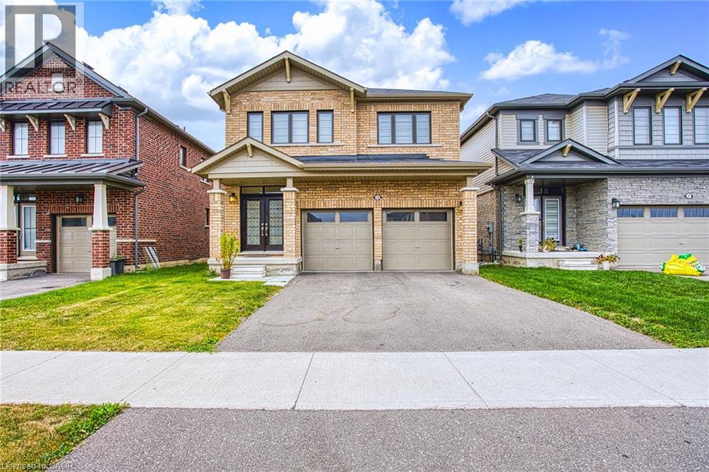 12 Midhurst Hts, Hamilton, ON L8J 0K9