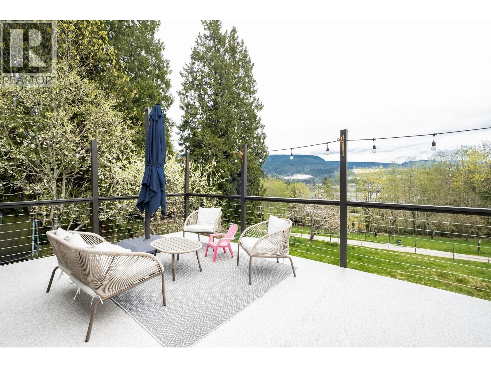 5930 Shoal Way, Sechelt, BC V7Z 0R1
