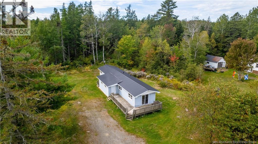 49 Board Rd, Oak Bay, NB E3L 4G7