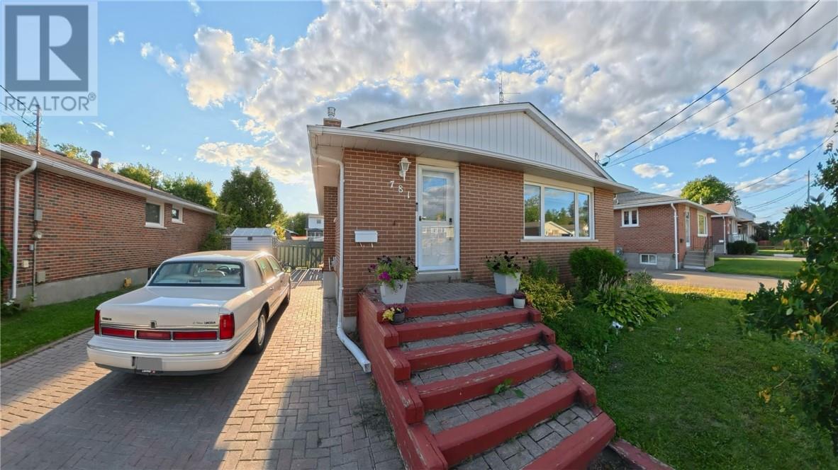 781 Churchill Ave, Sudbury, ON P3A 4A1