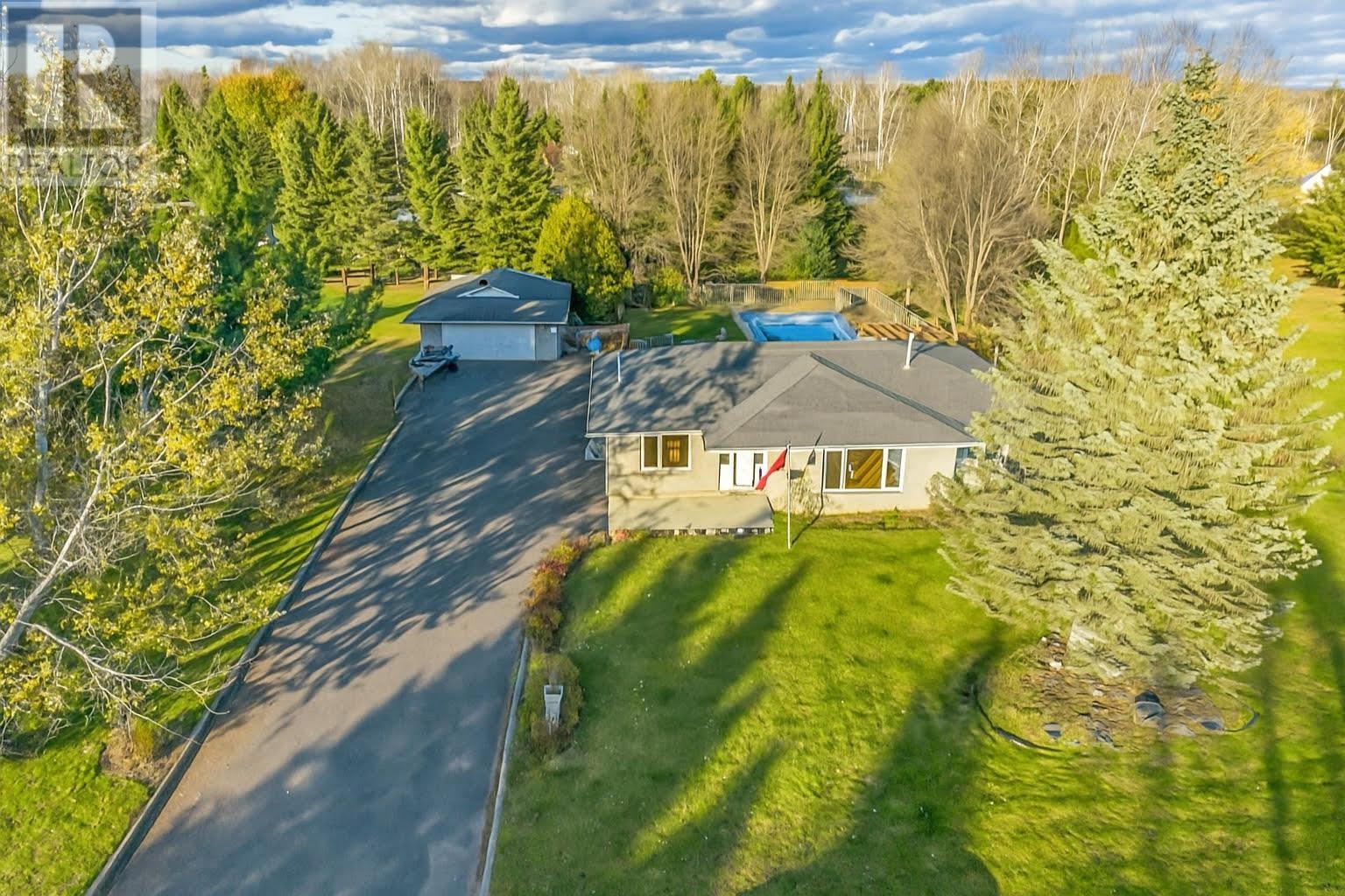 2167 Bordeaux Cres, Thunder Bay, ON P7K 1C2