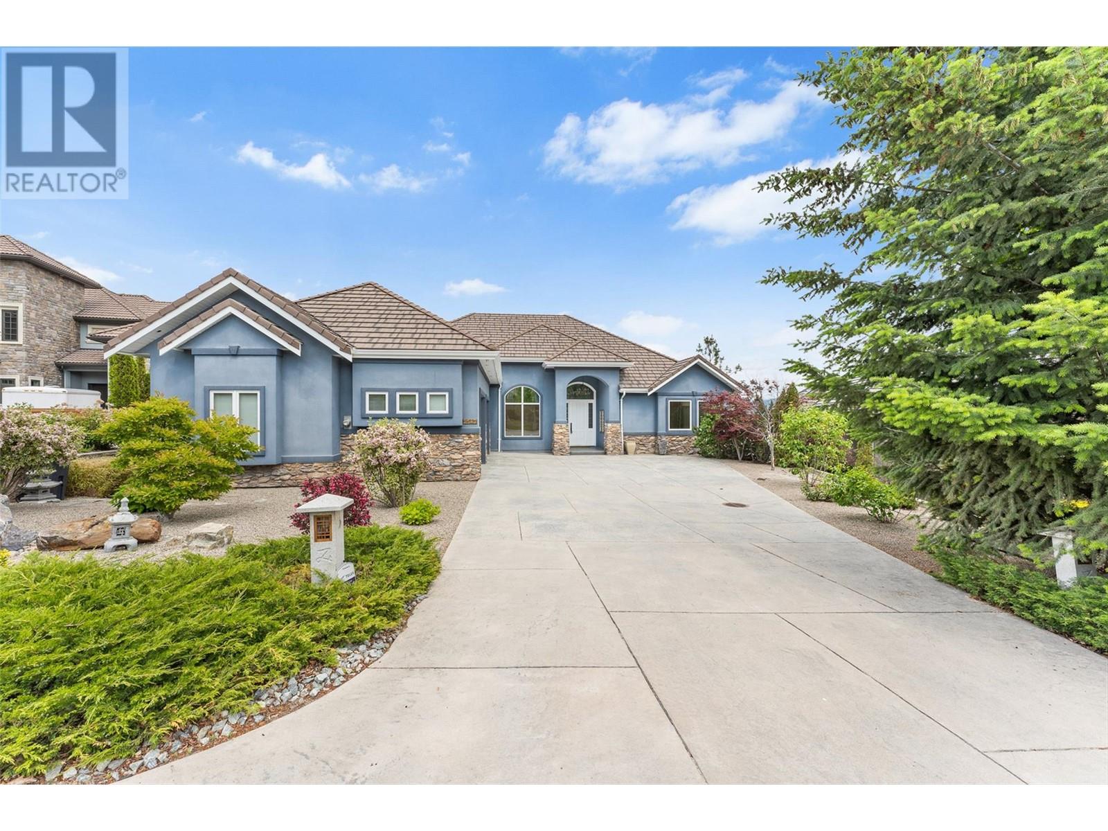 2543 Lucinde Rd, West Kelowna, BC V1Z 4B1