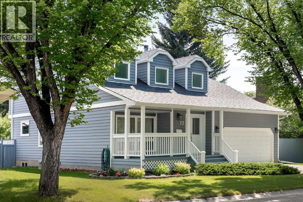 12 Strathroy Bay SW, Calgary, AB T3h 1J9