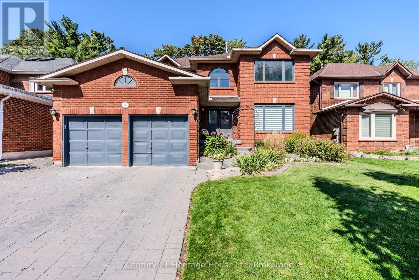 854 Darwin Dr, Pickering, ON L1X 2P7