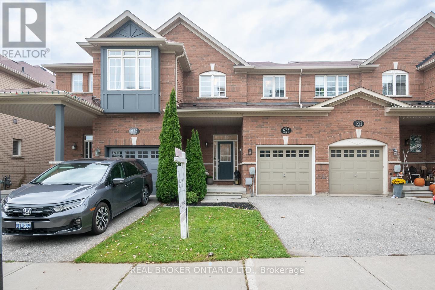 673 Sauve St, Milton, ON L9T 8M4