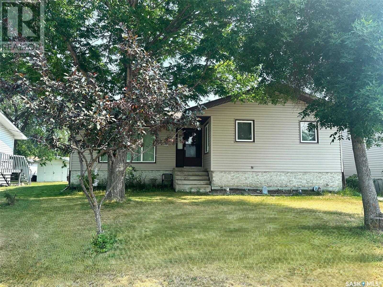 610 Hudson St, Hudson Bay, SK S0E 0Y0