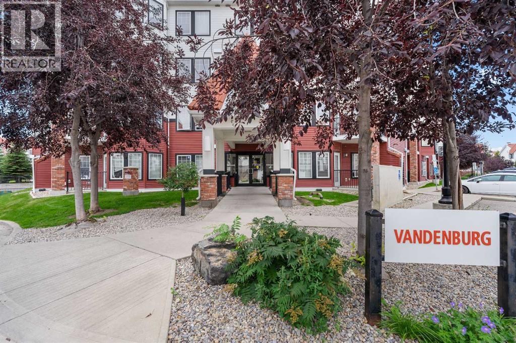 20 Royal Oak Plaza Nw Unit 140 Cir, Calgary, AB T3G 0E6