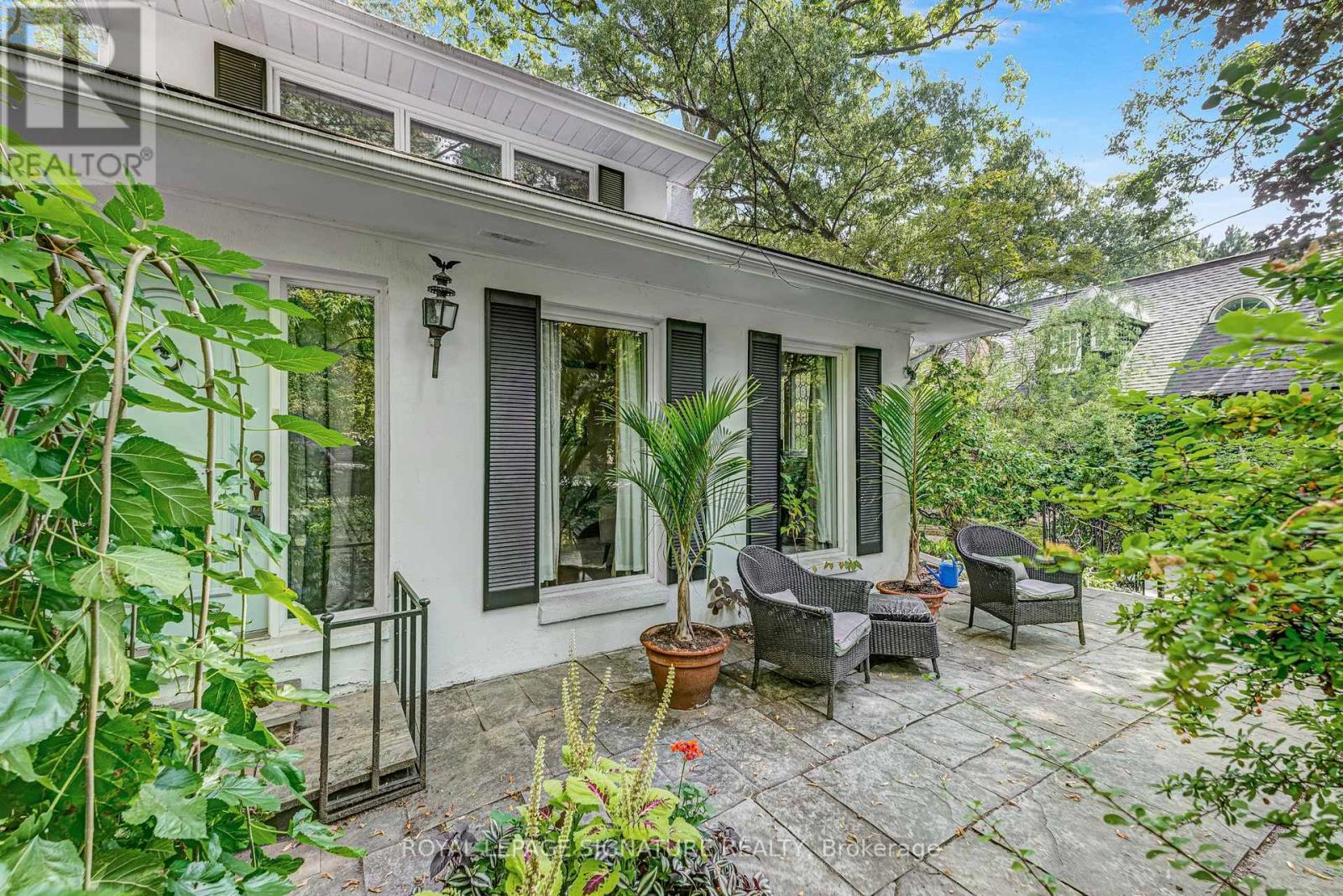 363 Ellis Park Rd, Toronto, ON M6S 2V7