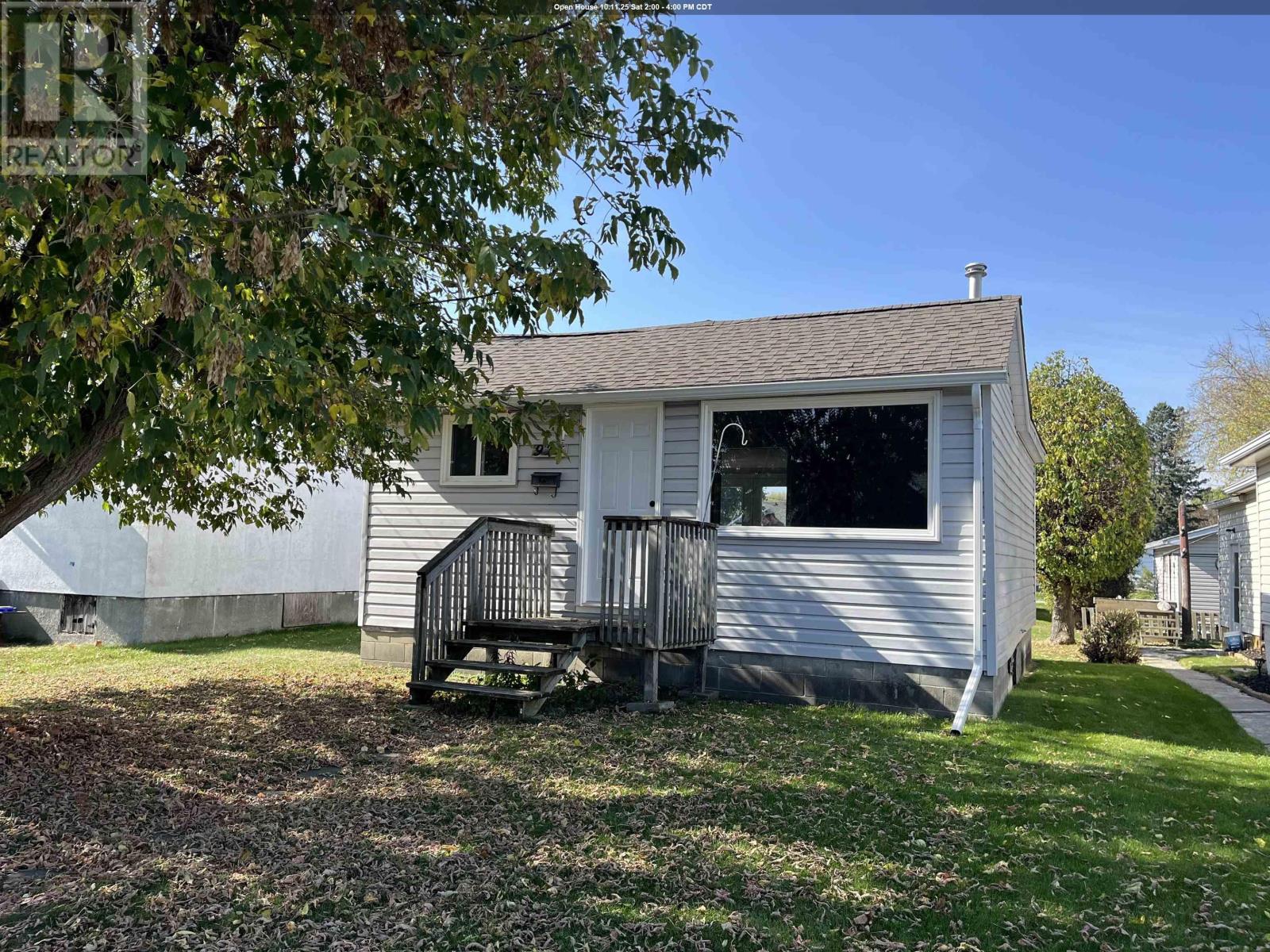 925 Crowe Ave, Fort Frances, ON P9A 2M1