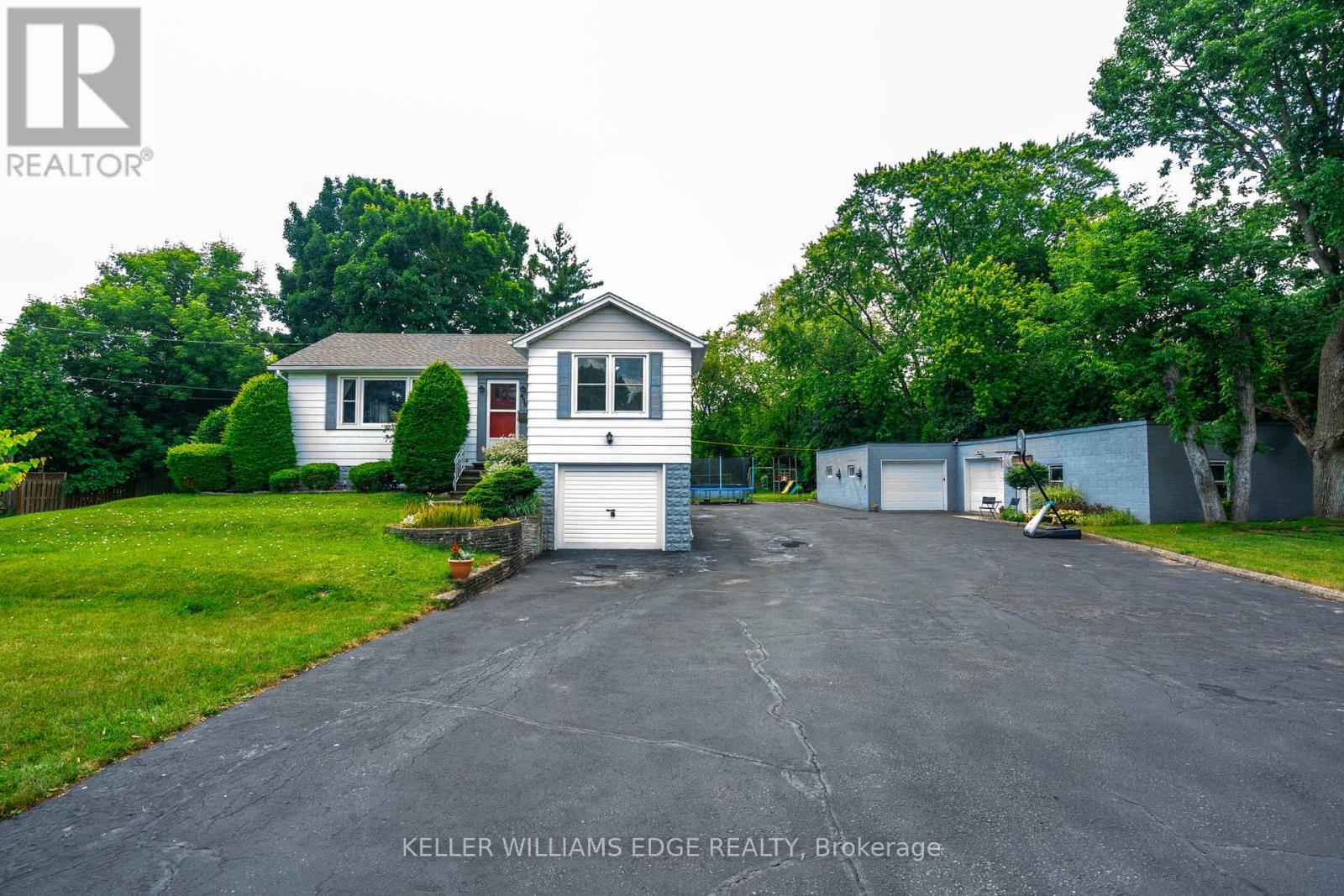 458 Elwood Rd, Burlington, ON L7N 3C7