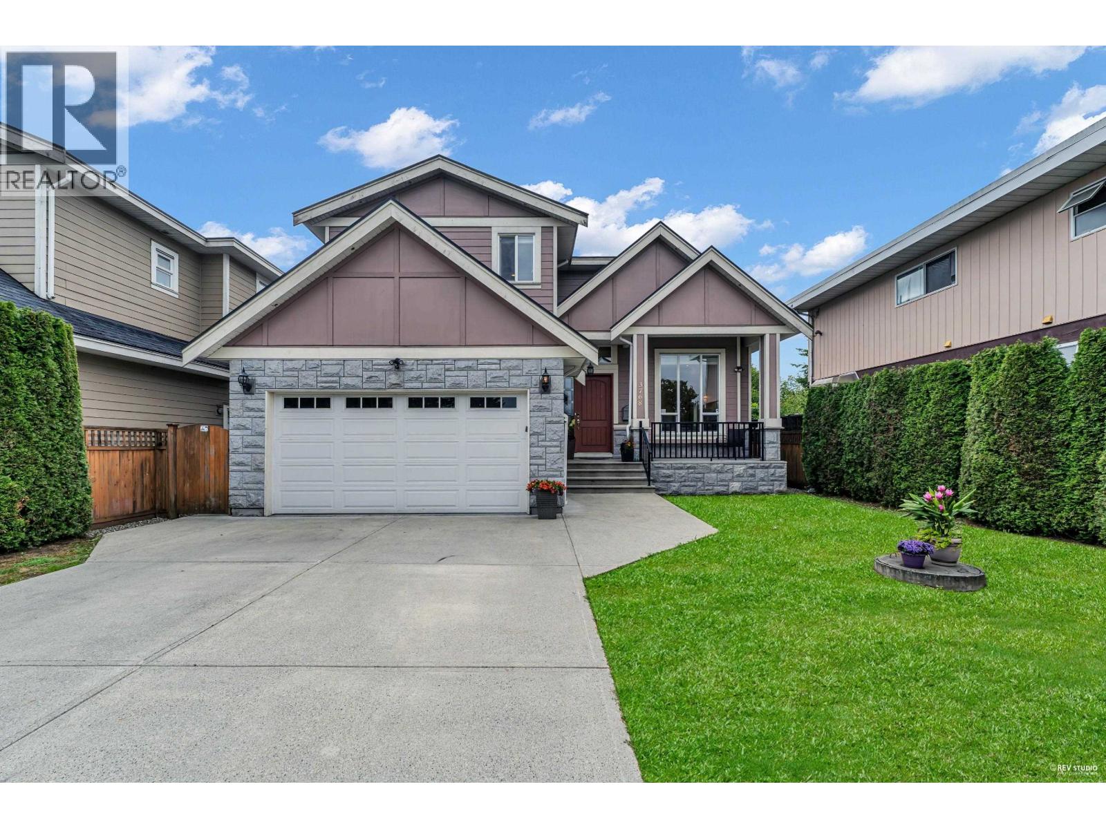 3768 Jambor Ct, Burnaby, BC V5G 0A8