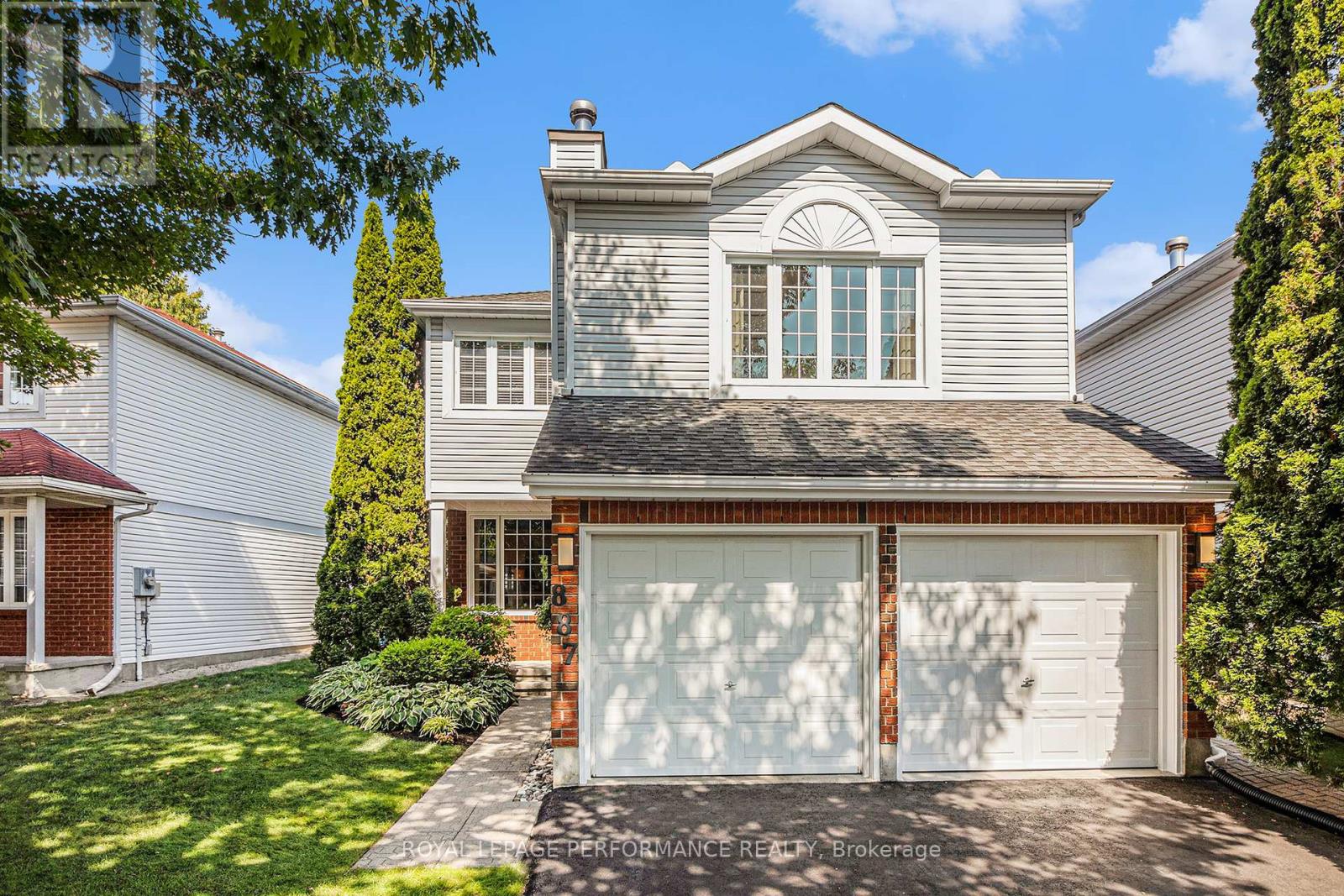 887 Bideford St, Ottawa, ON K4A 2C4