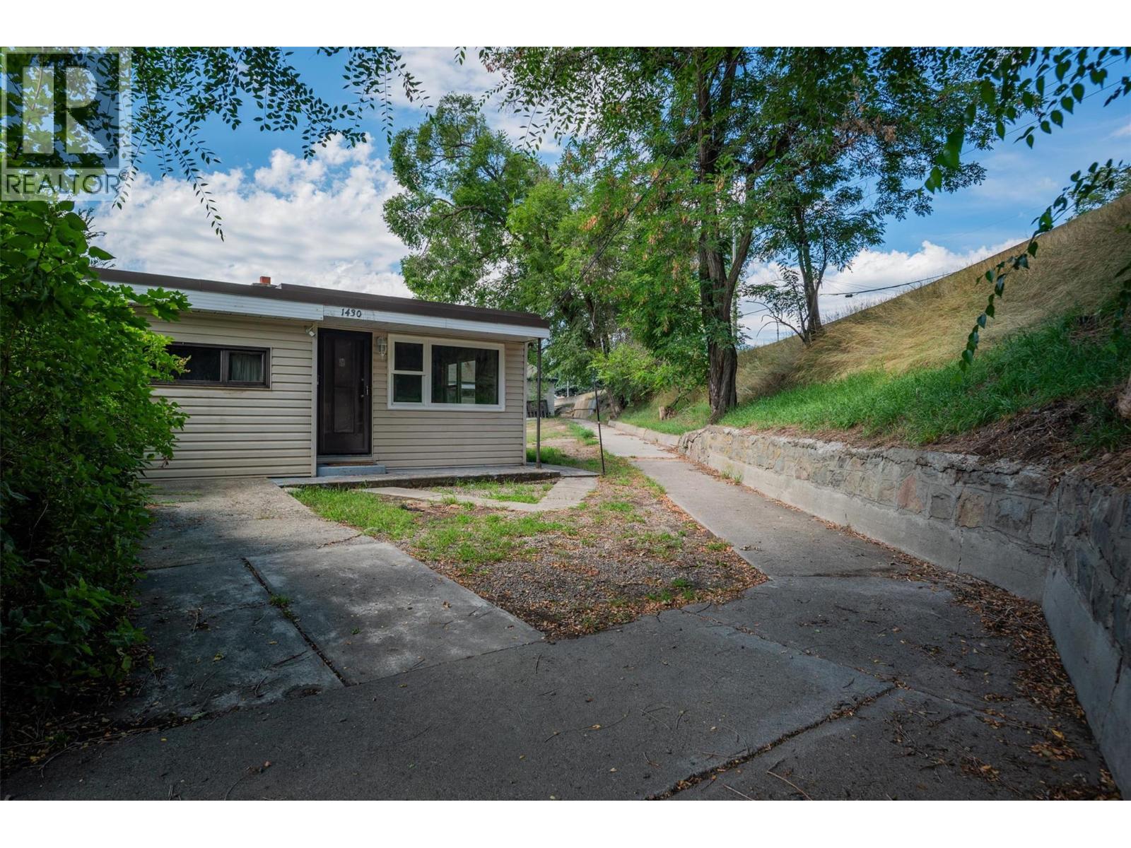 1430 Fifth Ave, Trail, BC V1R 1T6
