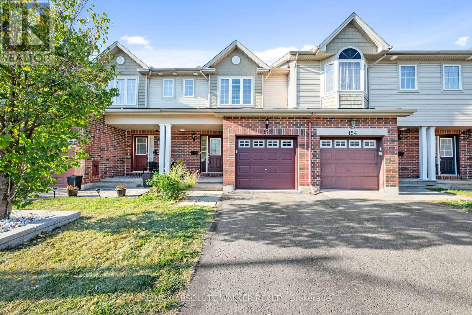152 Challenge Cres, Ottawa, ON K4A 0T9