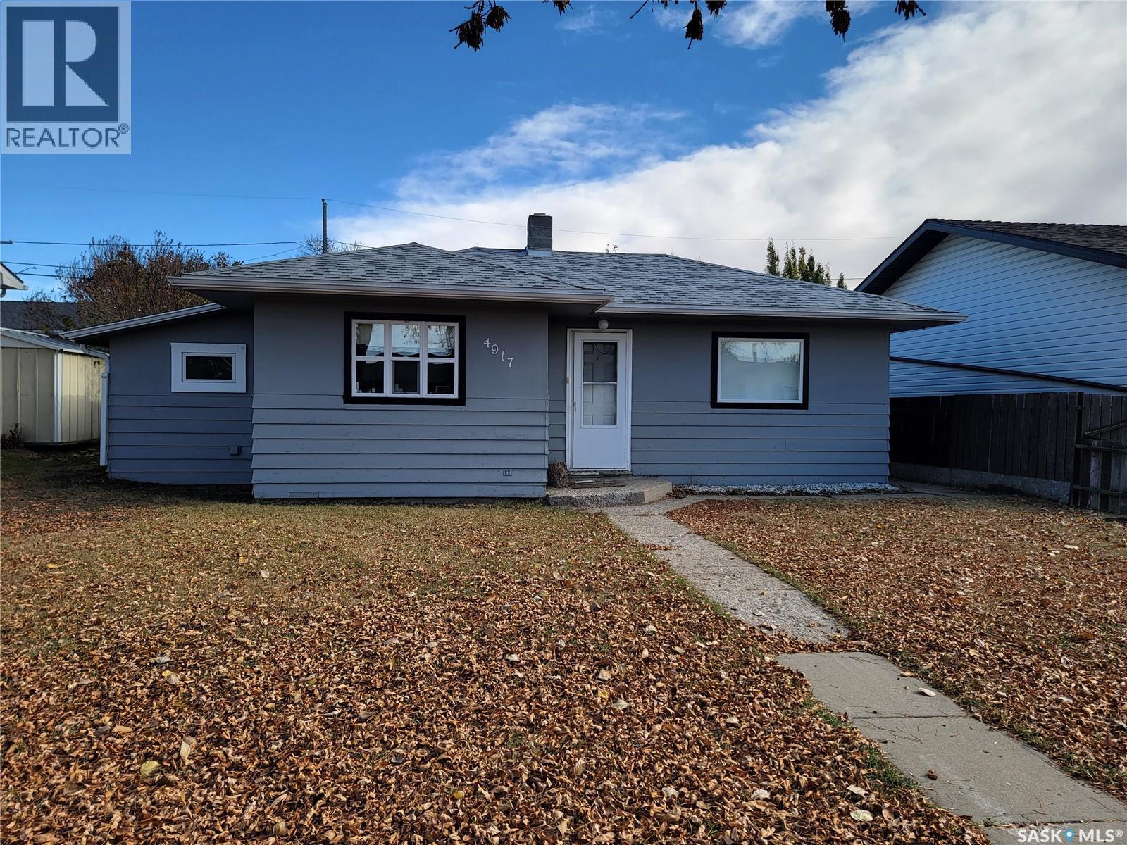 4917 Telegraph St, Macklin, SK S0L 2C0