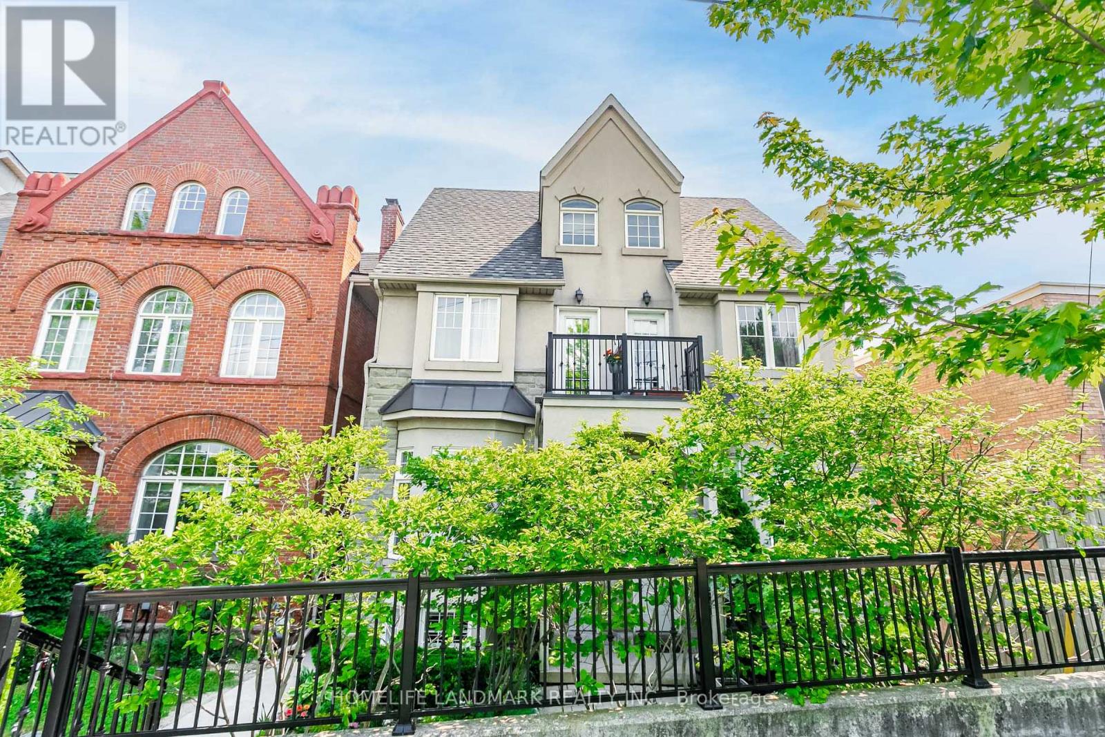 523 Royal York Rd #b, Toronto, ON M8Y 2S5