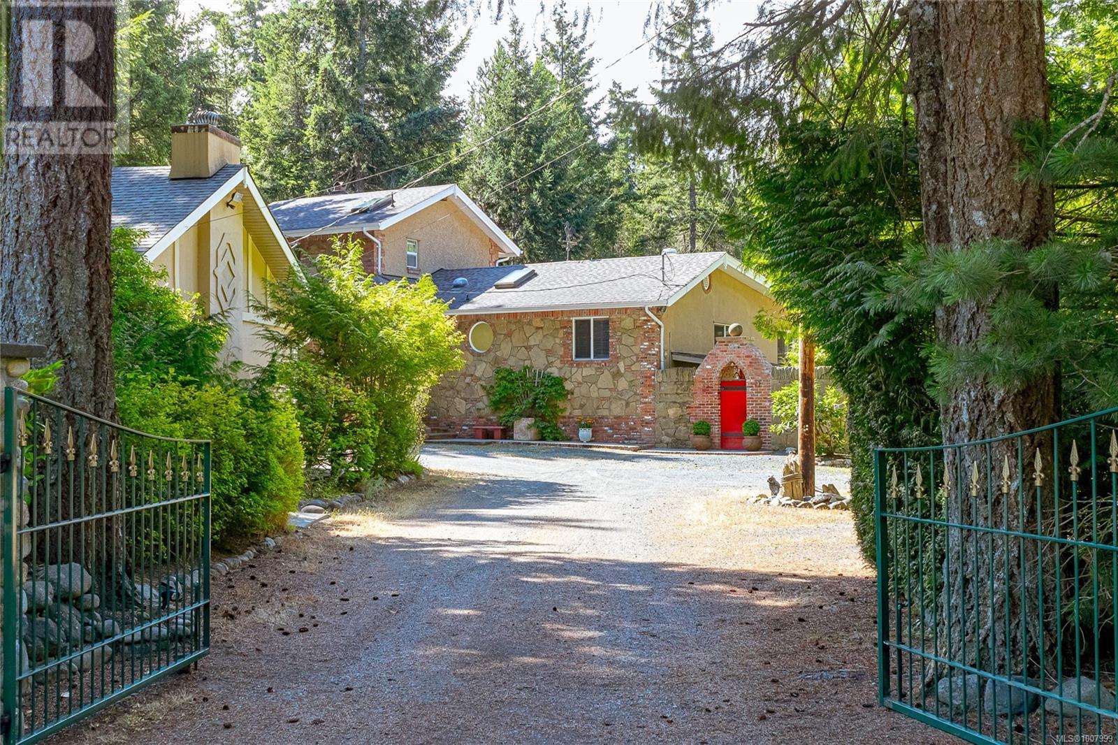 1980 Dorman Rd, Qualicum Beach, BC V9K 2G2