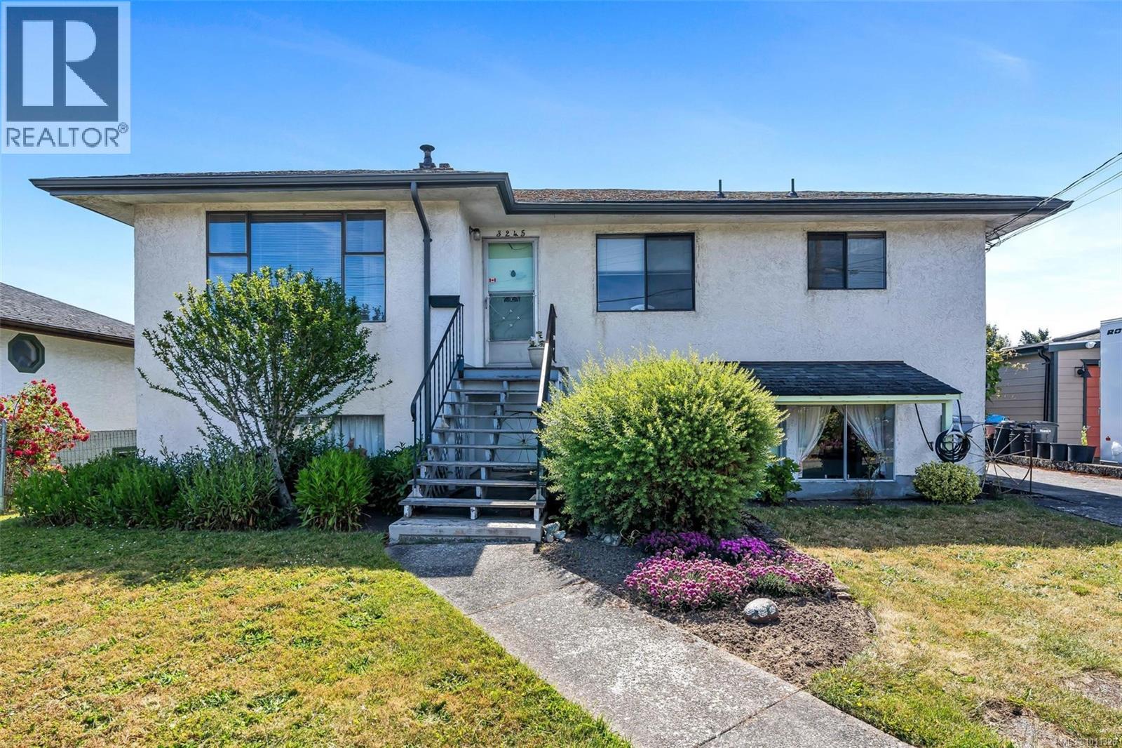 3245 Albion Rd, Saanich, BC V8Z 3T5