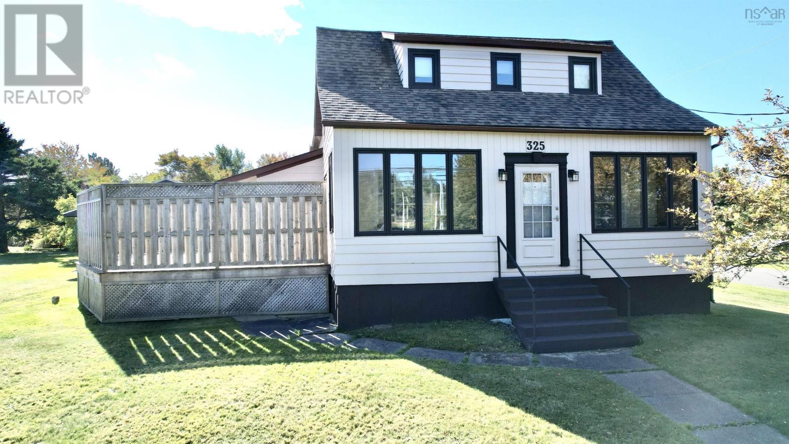 325 Reserve St, Glace Bay, NS B1A 4W8
