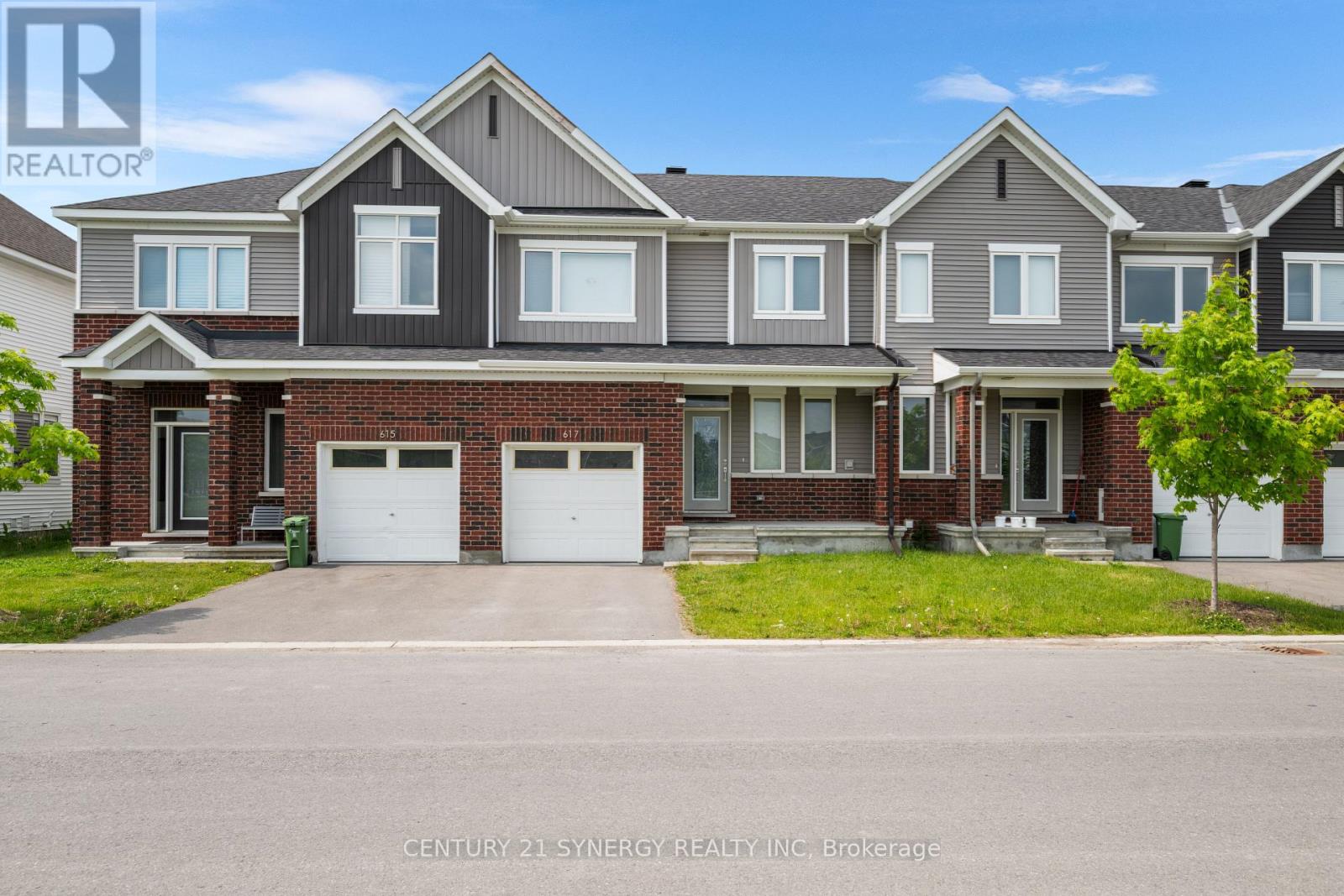617 Chillerton Dr, Ottawa, ON K2J 6X8