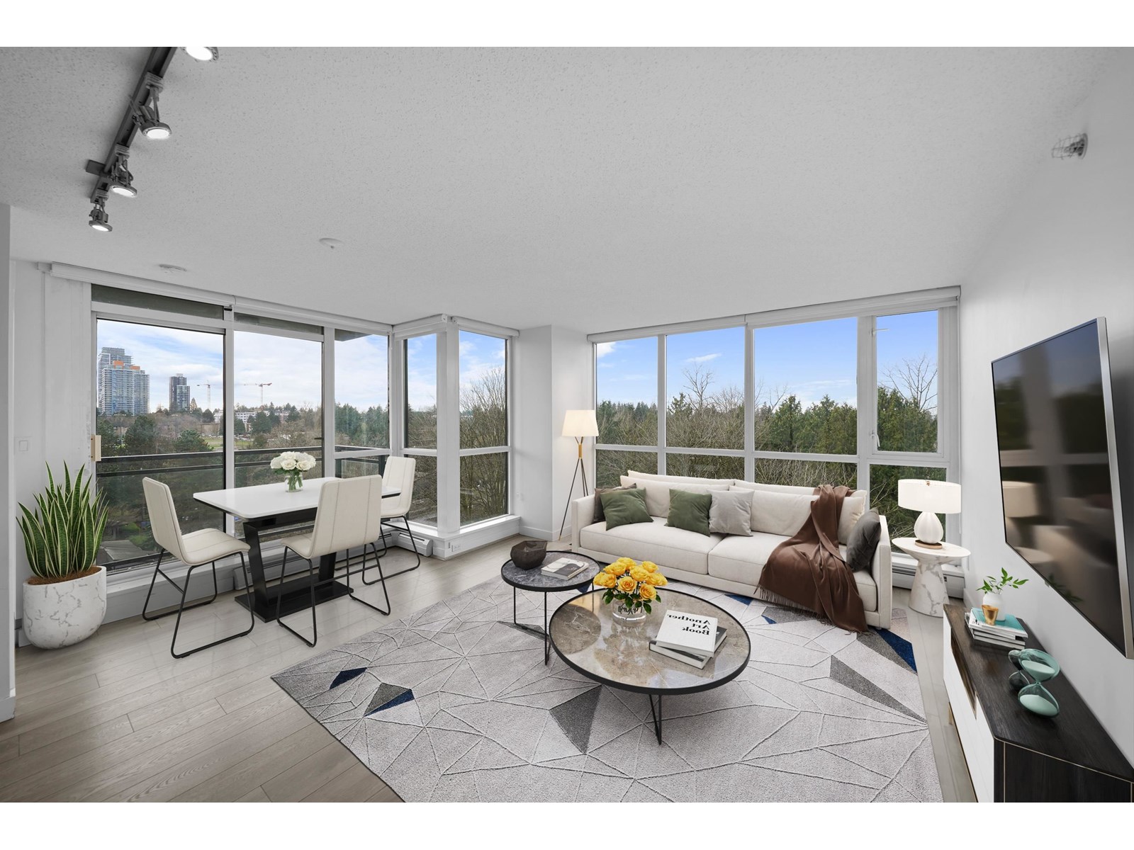 13380 108 Avenue Unit 908, Surrey, BC V3T 0E7