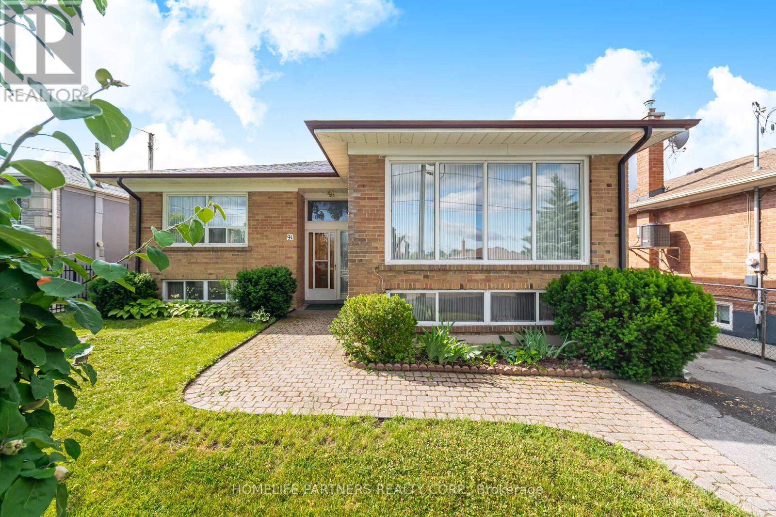91 Denbigh Cres, Toronto Downsview-roding-cfb, ON M3M 2T4