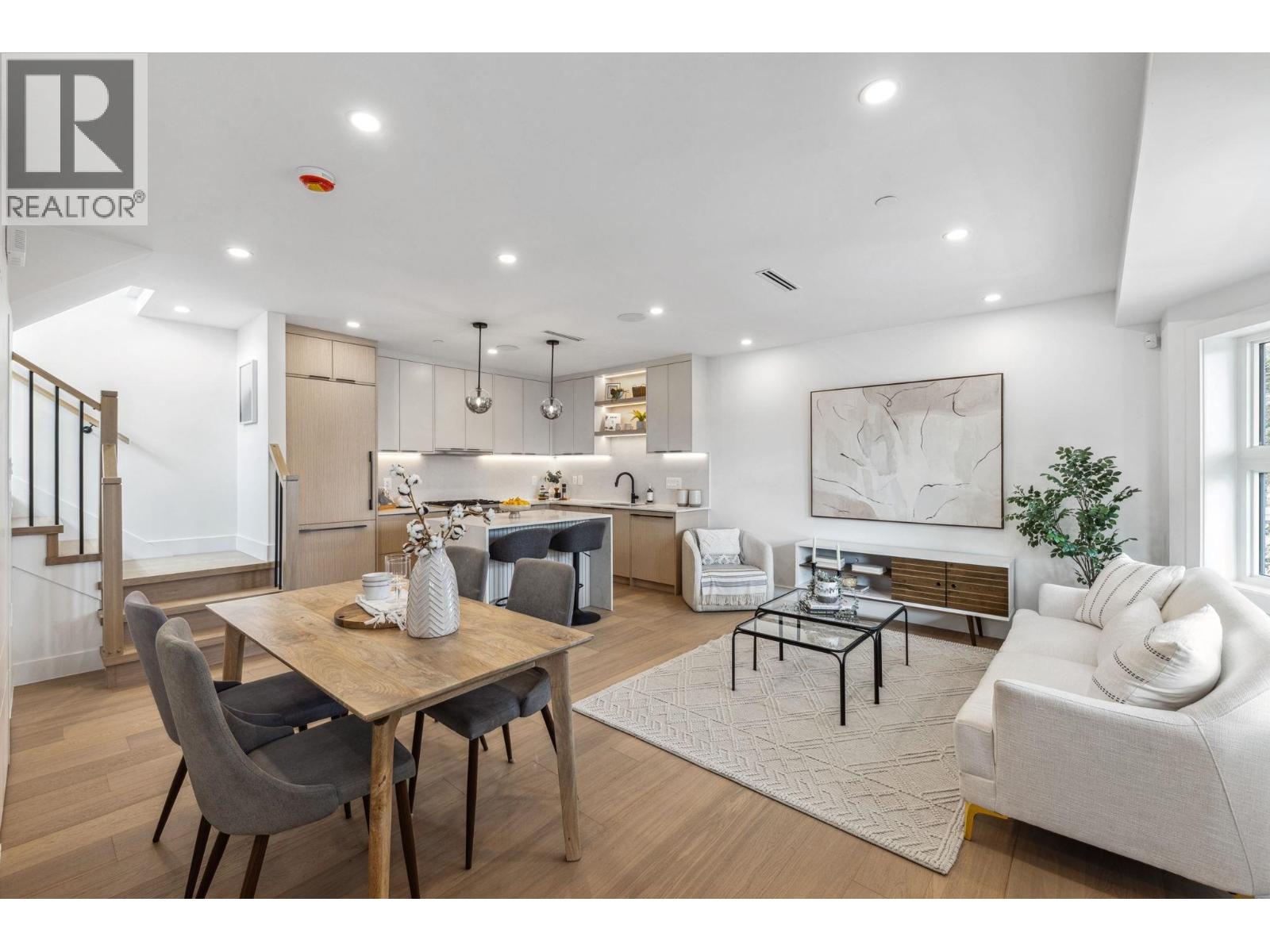 3381 Victoria Dr, Vancouver, BC V5N 4M3