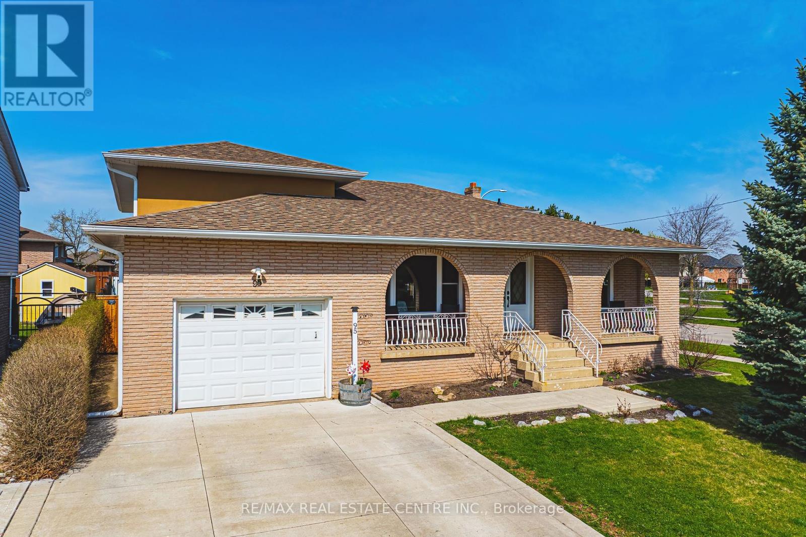95 Ellington Ave, Hamilton, ON L8E 3T5