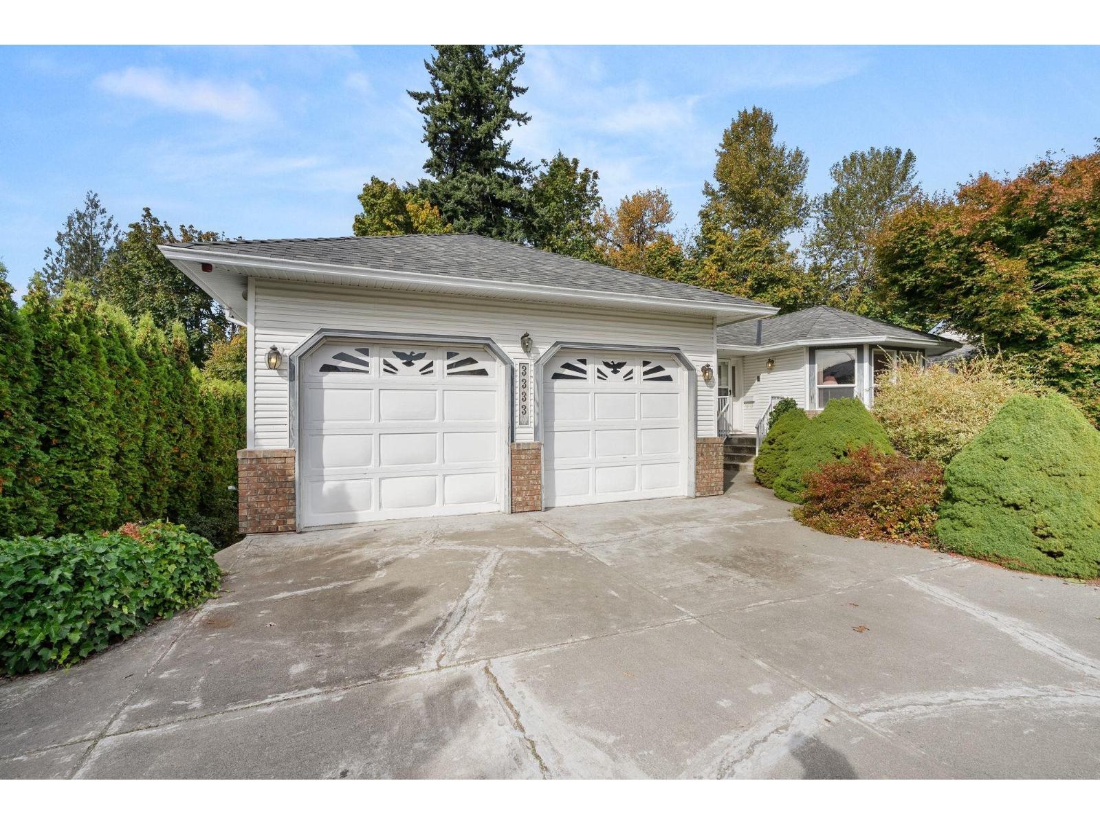 3333 Firhill Dr, Abbotsford, BC V2T 5L4