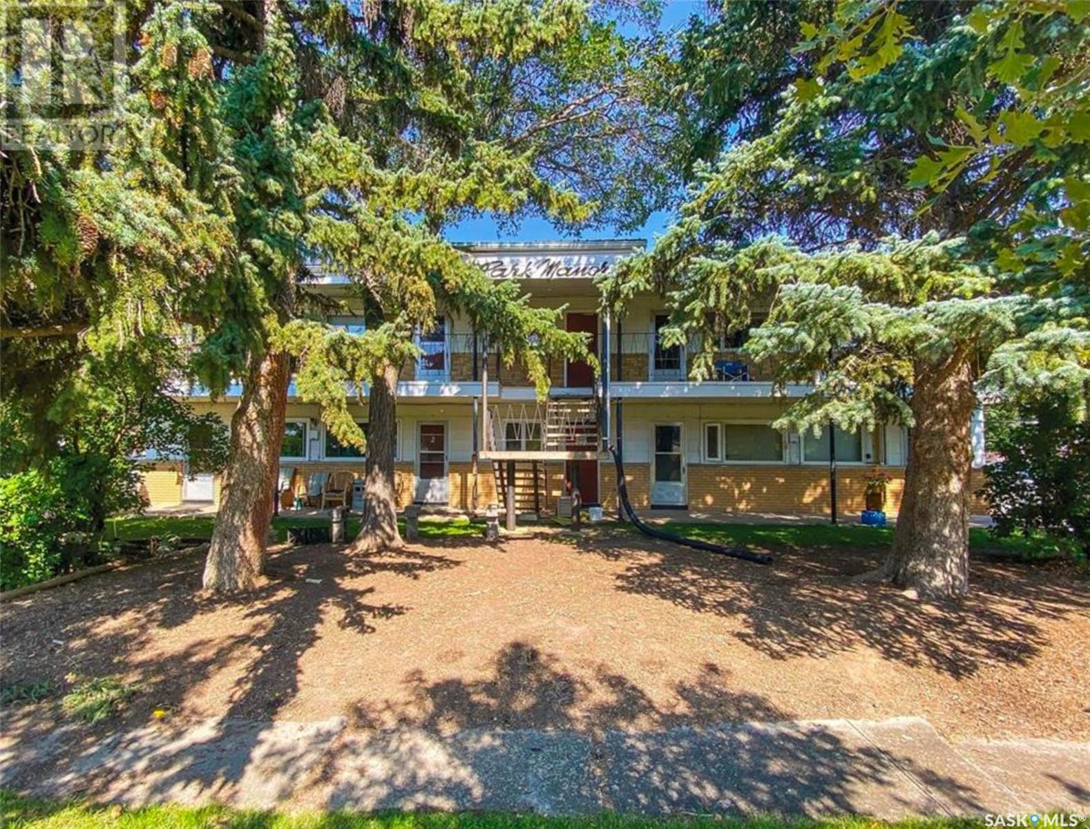 211 2 Avenue Northeast, Swift Current, SK S9H 2C9