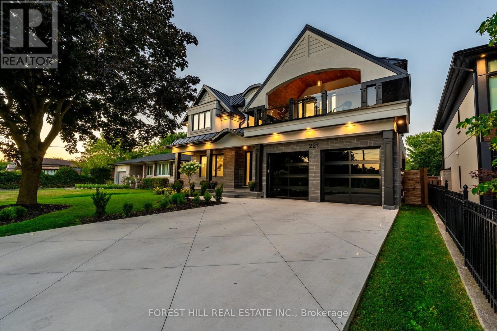 221 Morden Rd, Oakville, ON L6K 2S2