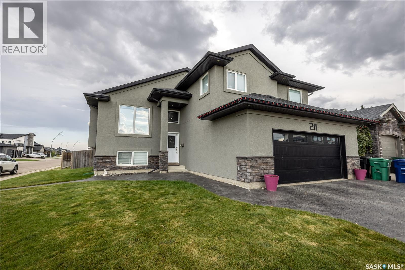 211 Sauer Cres, Saskatoon, SK S7S 1L9