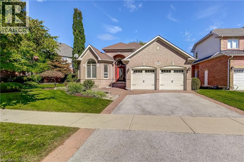 2115 Turnberry Rd, Burlington, ON L7M 4J4