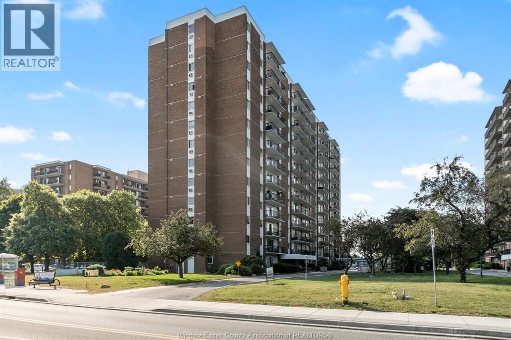 8591 Riverside Dr E Unit 802, Windsor, ON N8S 1G3