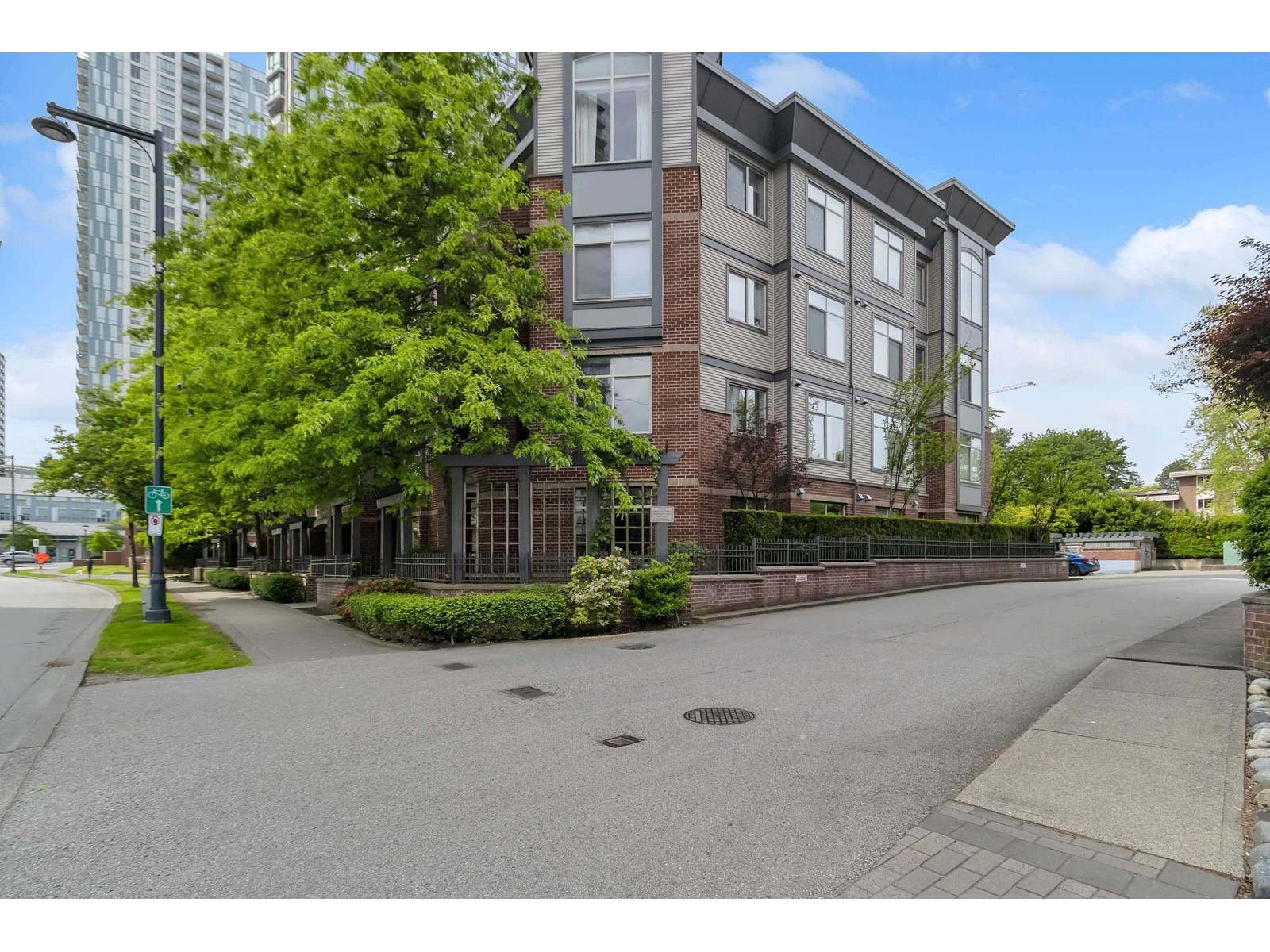10455 University Drive Unit 101, Surrey, BC V3T 0A5