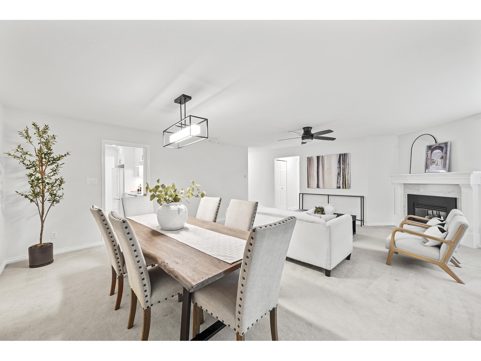 9119 154 Street Unit 405, Surrey, BC V3R 9G8